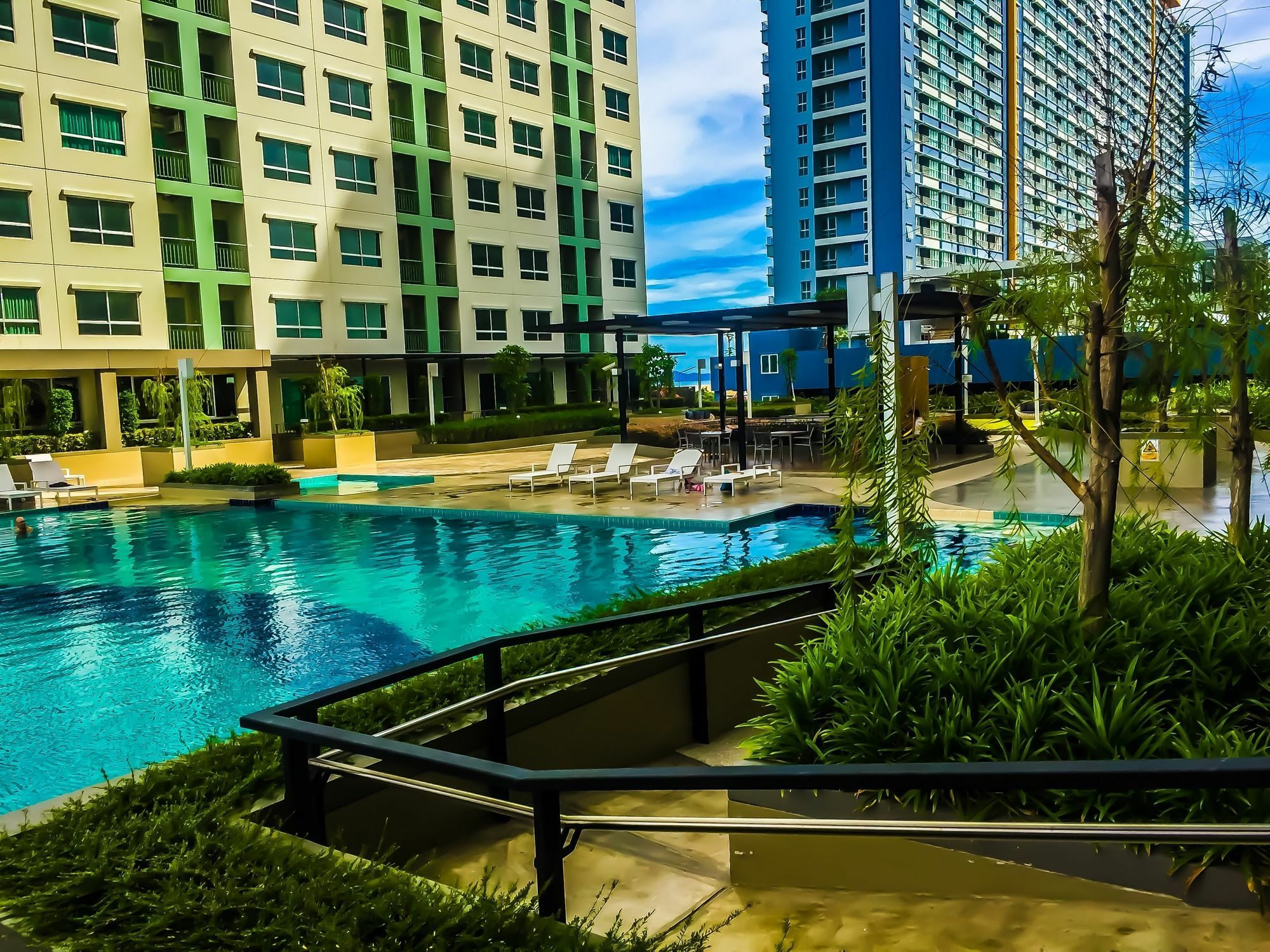Готель Lumpini Seaview Jomtien By Parikal Екстер'єр фото
